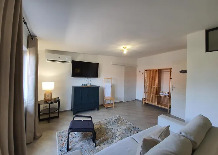 Πανσιόν Rio Claro - Vertice 3*